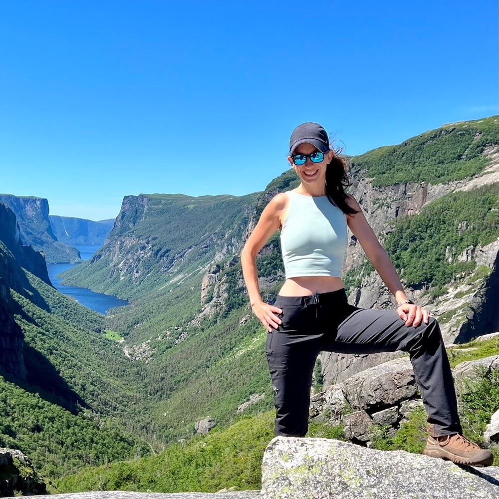 Meet your Posher, Holli